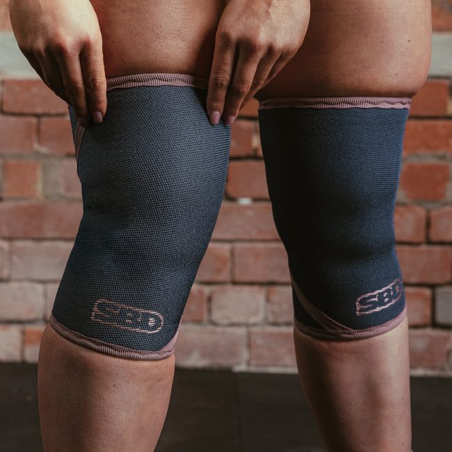 Powerlifting-Knee-Sleeves-Women-02.jpg