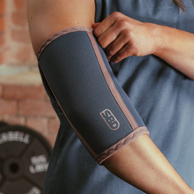 Elbow-Sleeves-Women-01.jpg