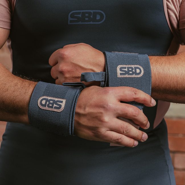 Wrist-Wraps-Flexible-Men-02.jpg