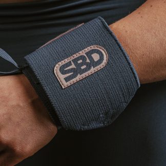 Wrist-Wraps-Stiff-Women-01.jpg